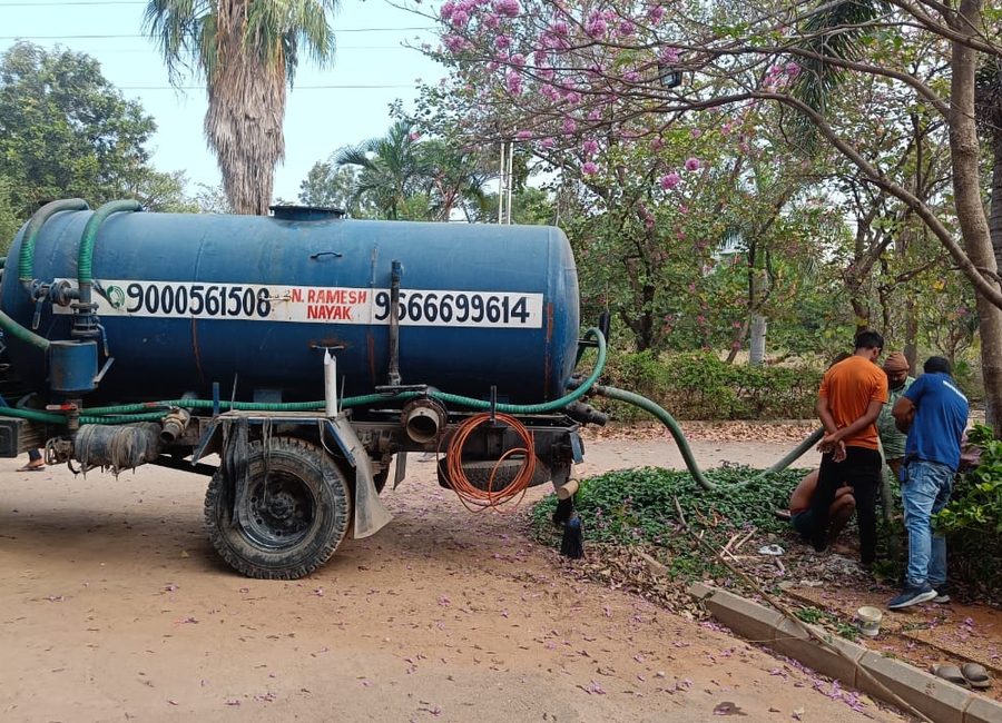 Vacuum tanker field work